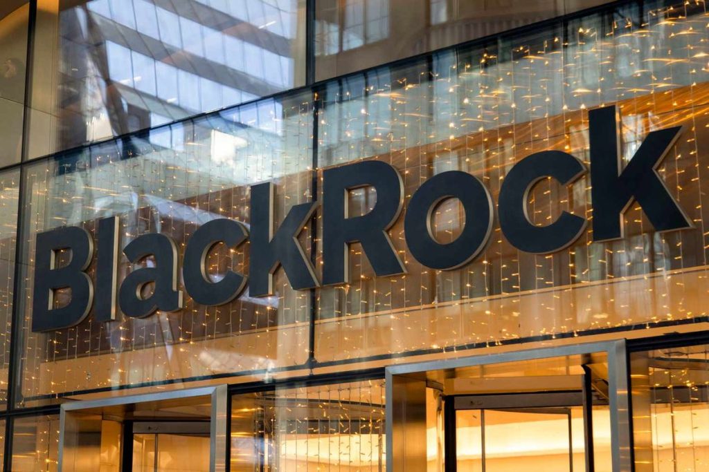 BlackRock 145 milyon dollara 1669 Bitkoin aldı, Bitkoinin qiyməti 87 min dollara qalxdı