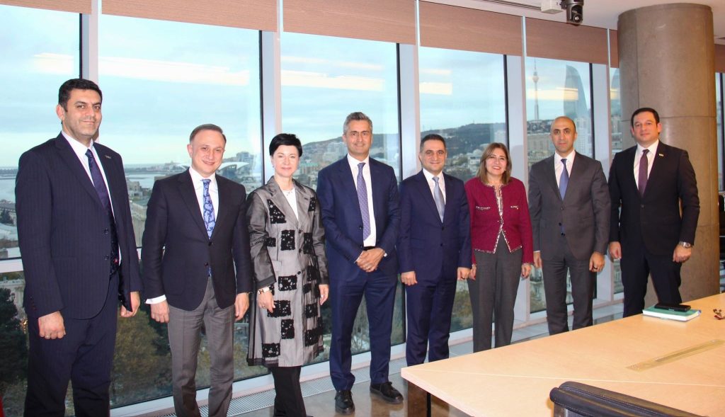 ABB-nin rəhbəri VİSA-nın region üzrə vitse-prezidenti ilə ödəniş sistemlərinin gələcək inkişaf istiqamətlərini, süni intellekt texnologiyaları əsasında innovasiyaları müzakirə edib