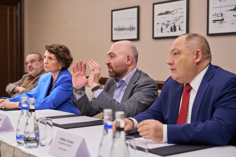 NEQSOL Holdinq Qazaxıstanın sərvət fondu ilə data mərkəzləri və Xəzər dənizinin dibi ilə sualtı fiber-optik rabitə xəttinin çəkilişini müzakirə edib