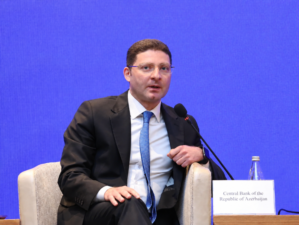 Vüsal Xəlilov: “Bu gün maliyyə sektorunun əsas çağırışları artan xərclər və dələduzluqdur”