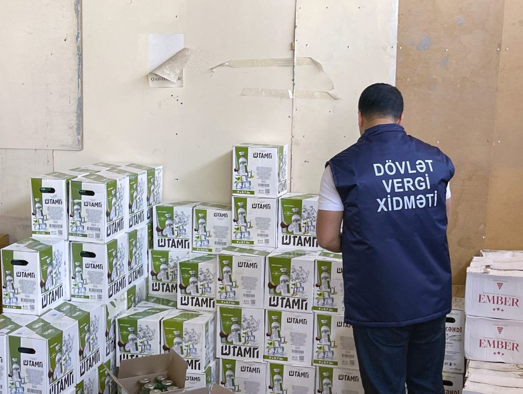 DVX Naxçıvanda saxta aksiz markalı alkoqollu içkilər aşkarlayıb