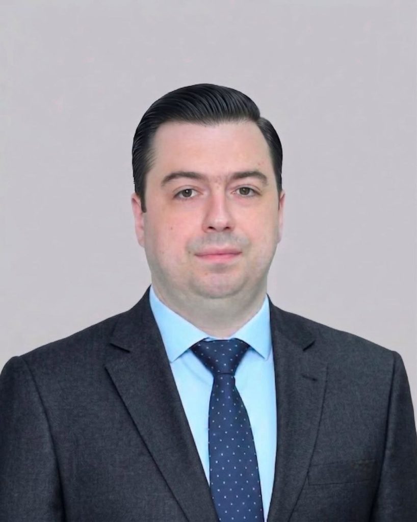 Kapital bazarında görünən və görünməyən detallar-Fərəc Axundov yazır