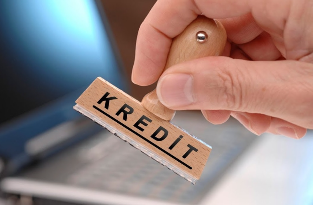 Azərbaycanda iqtisadiyyata ümumi kredit qoyuluşları 12,9% artıb