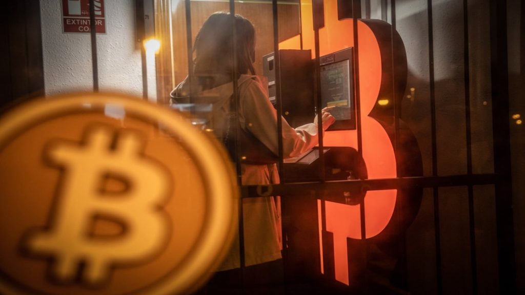 Bitkoin bir həftə əvvəl itirdiyi 84 000 dollar səviyyəsini geri qaytarıb