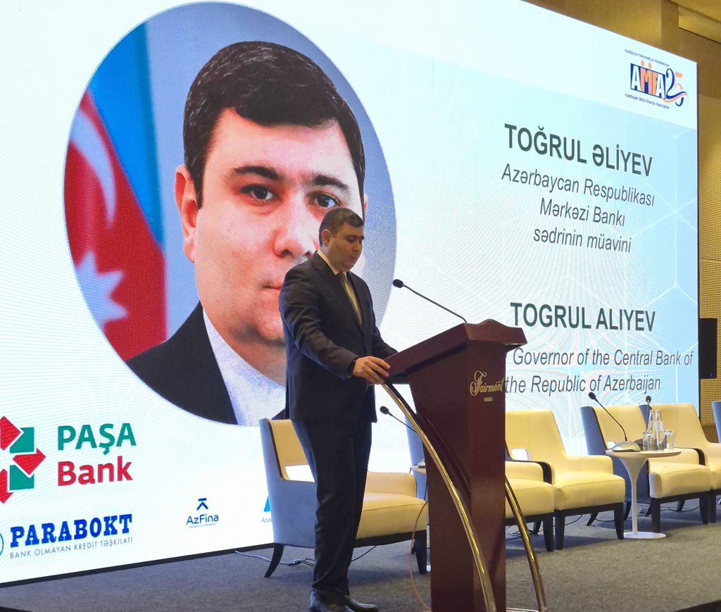 Toğrul Əliyev: “Mikromaliyyə sektorunun inkişafı üçün maliyyələşmə imkanları artırılmalıdır”