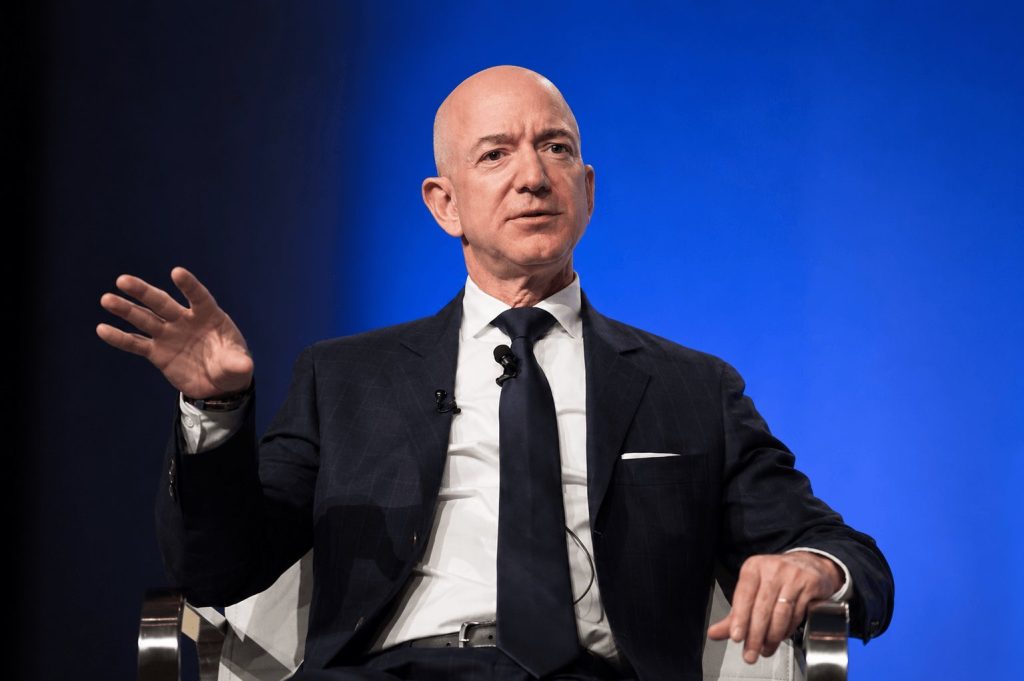 Ceff Bezos: Süni intellekt həftədə üç gün işləməklə ailəni dolandırmağa imkan verəcək