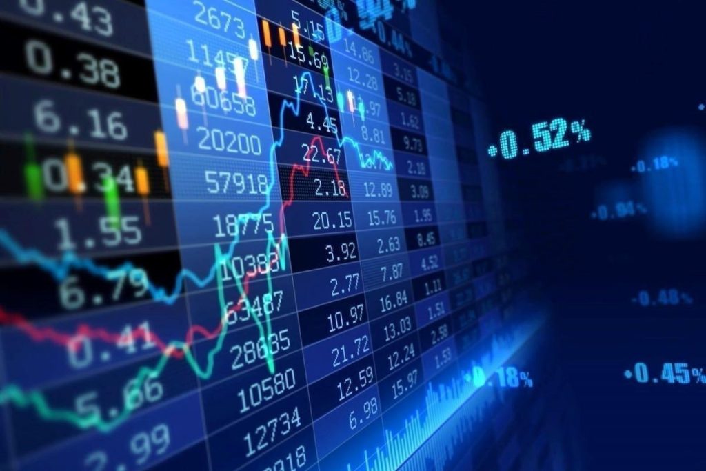 Qlobal bazarlarda qarışıq dinamika: Neft bahalaşır, Bitcoin ucuzlaşır