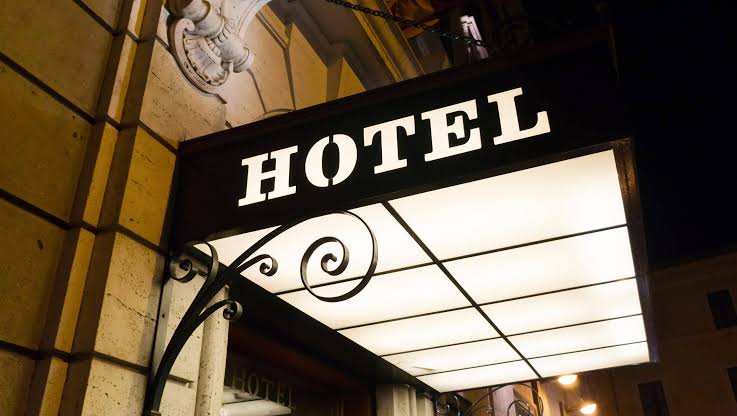 Azərbaycanda hotellərin gəlirləri 497 milyon manatı ötüb